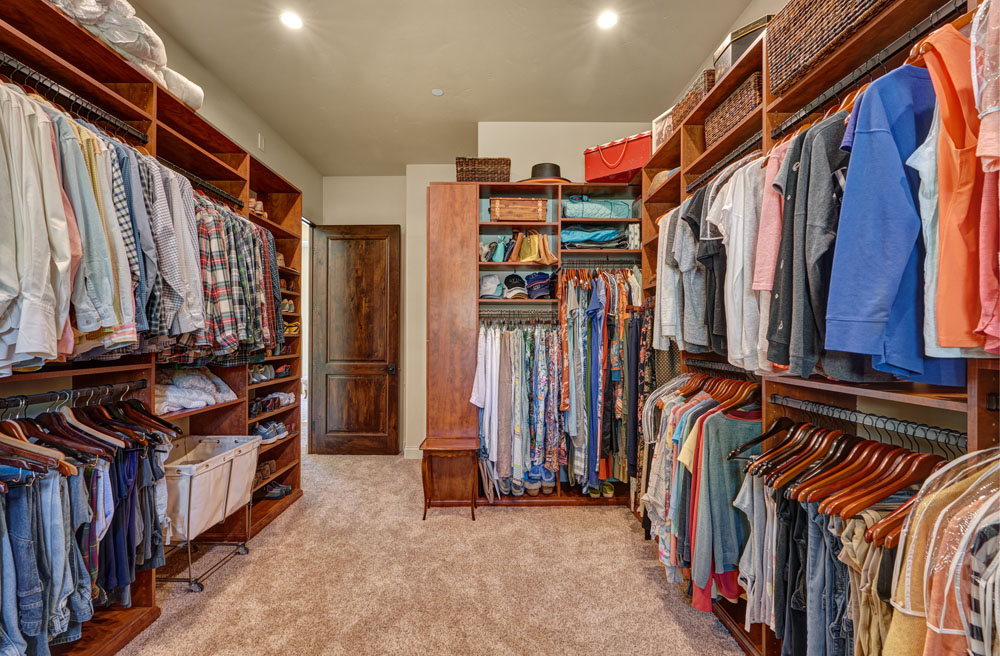 CLOSET2 Martin Grass Valley