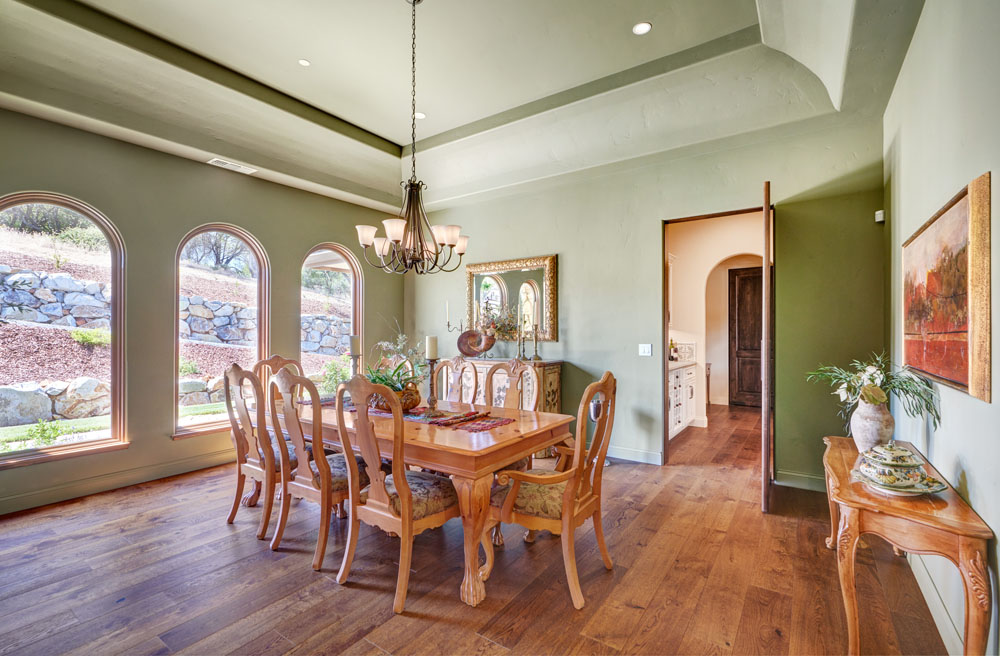 DINING AREA1 Martin Grass Valley