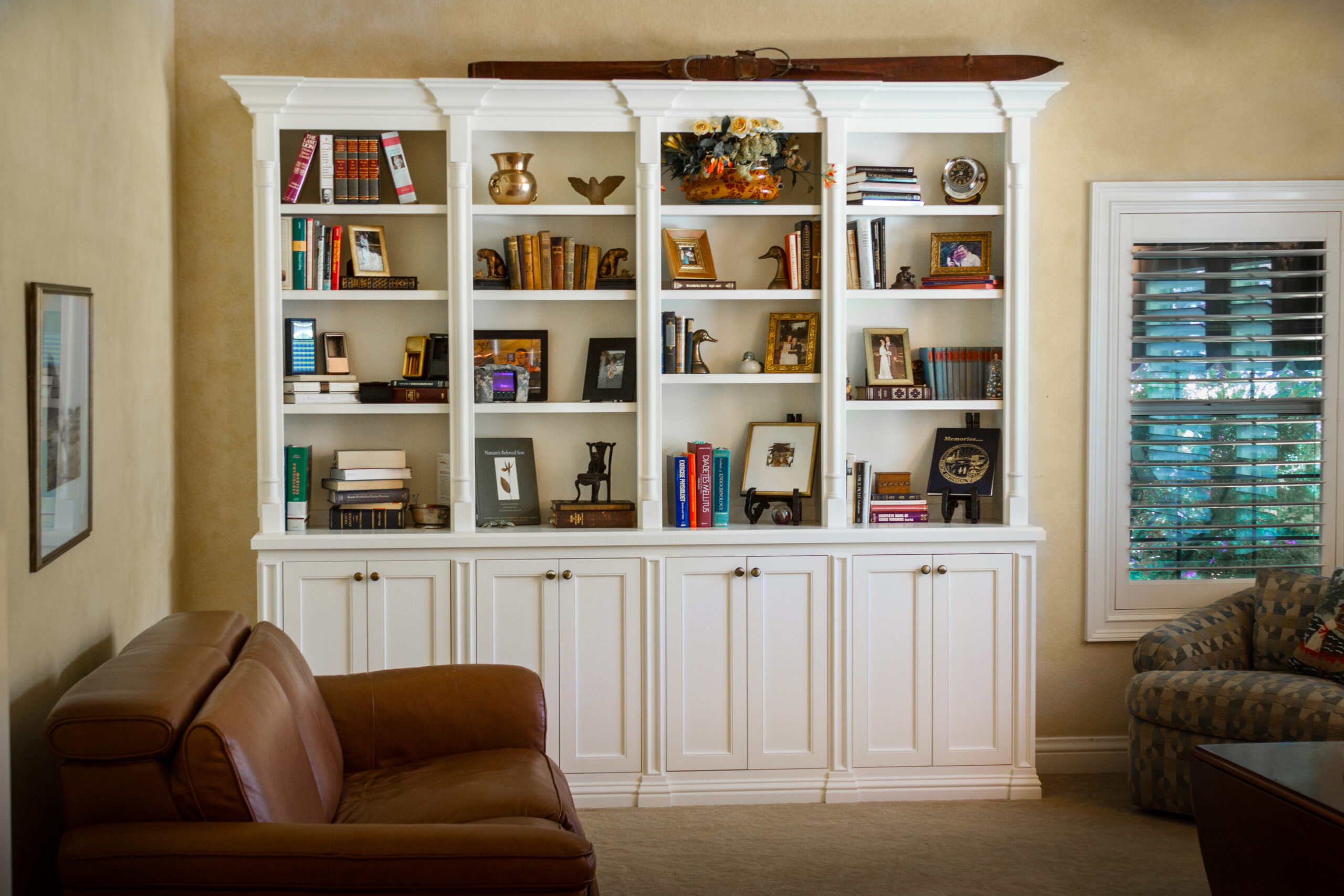 LIVING ROOM1 Peterson Granite Bay scaled